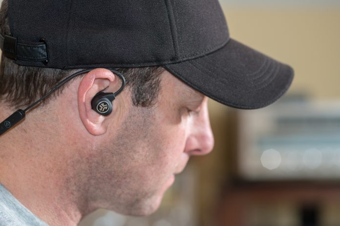 怎么样防止耳机从耳朵里脱落？