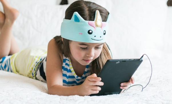 推荐8.美国CozyPhones发带式儿童耳机 (3岁以上)
